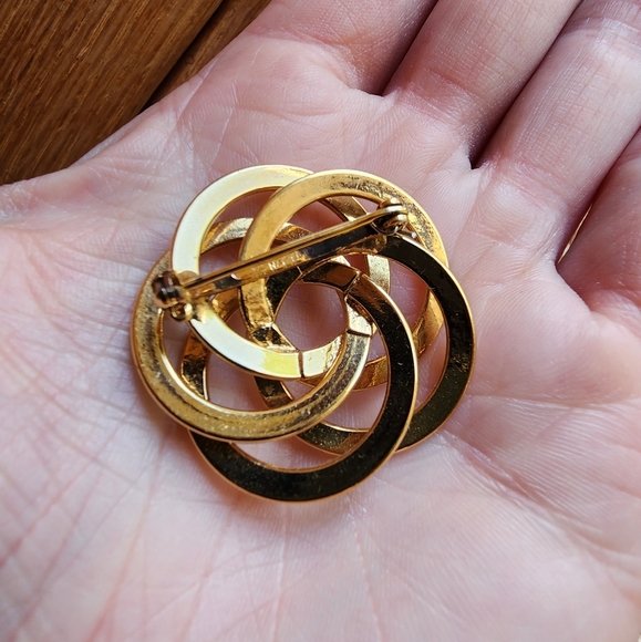 Vintage Gold Brooch Pin - Picture 2 of 3